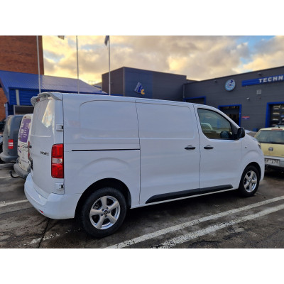 Spoiler de techo para V.2 portón doble Citroen Dispatch / Jumpy / SpaceTourer (2016-)